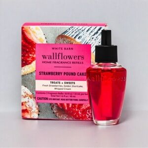 Bath & Body Works Wallflowers Strawberry Pound Cake 2 Pack Refill NWT